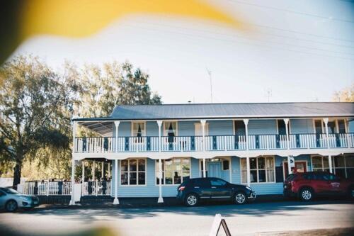 Wandering Trout - Gourmet Stays Mole Creek Exterior photo